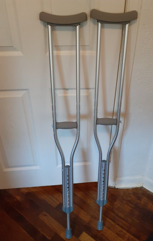 Height Adjustable Crutches