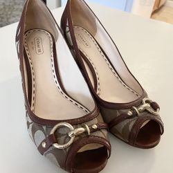 Coach Stella Khaki Brown Signature Jacquard Peep Toe Wedges 8.5B.  Price Is FIRM