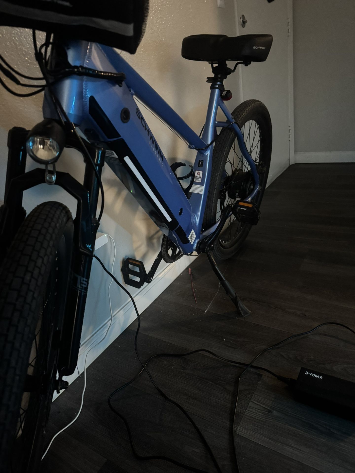 Schwinn Electric Bike. 27.5 Inch. 7 Speed Cruiser 20mph