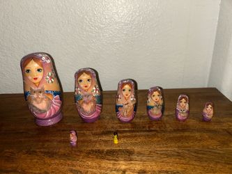 Vintage Russian Matryoshka Nesting Dolls Set