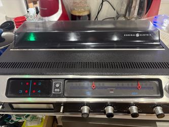 General Electric SC2200B 8 Track player AM/ FM Stereo. Tested, Works Great in Miami Dolphin Mall area.