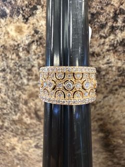18k Diamond Band size 8.5