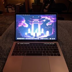 2018 MacBook Pro 13 Inch Intel I7 1tb SSD 