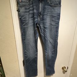 Men’s Levi Jeans 
