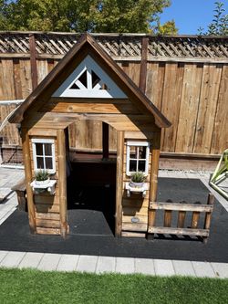 Outdoor Kids Playhouse