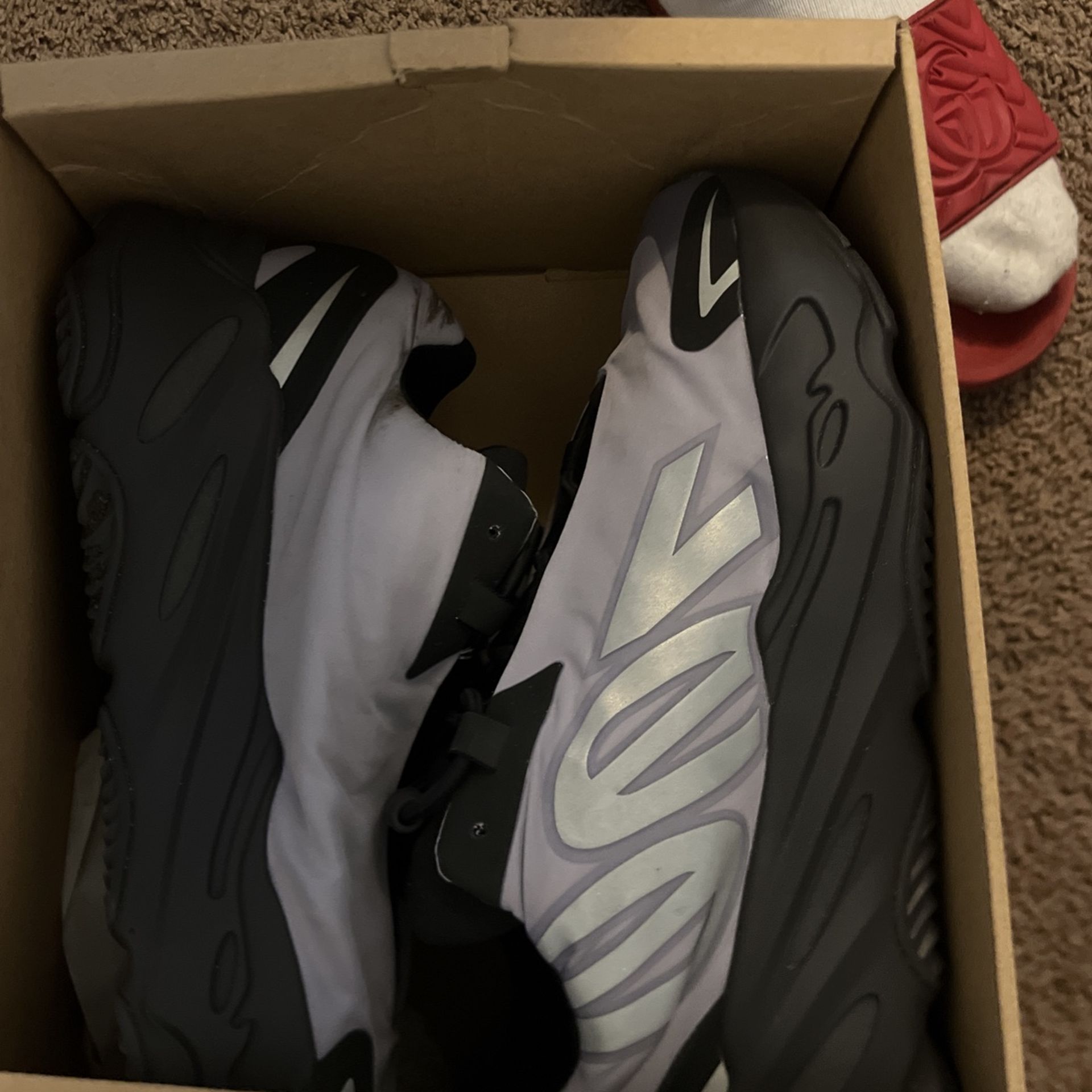 Yeezy 700