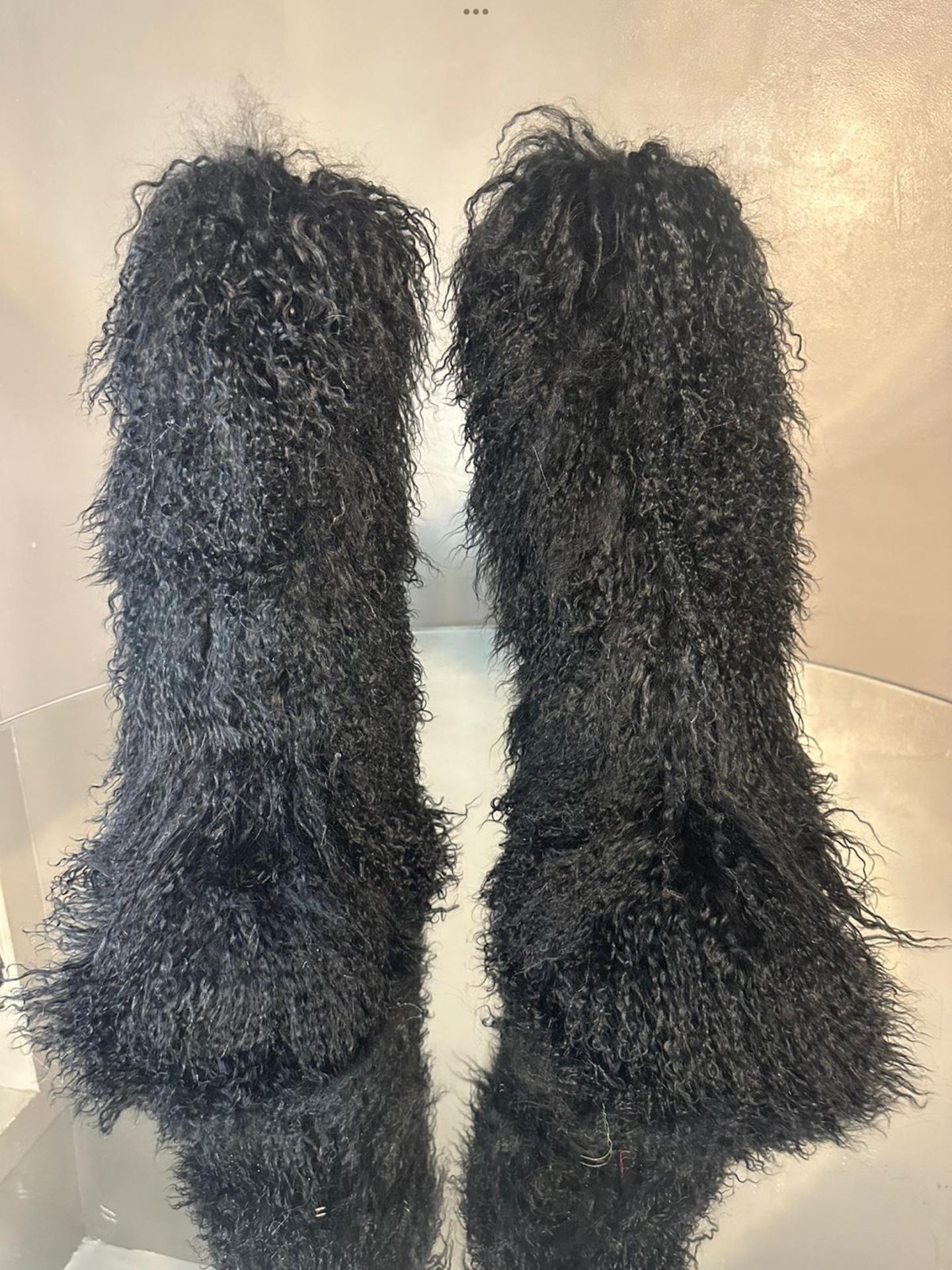 Black Real Fur Shaggy Knee Boots Size 10 Message For Pick Up ( Summerdale Pratt Area pick Up Or Delivery