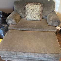 Monaghan Chair / Ottoman 