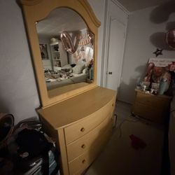 Dresser/Nightstand Combo