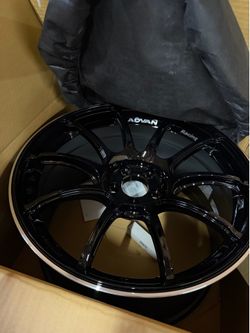 ADVAN RACING RZII’s  SIZE 18X9
