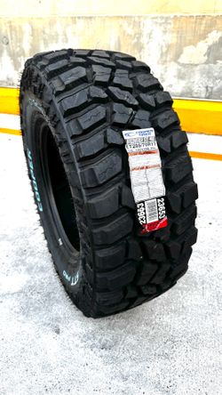LT 295/70R17 COOPER DISCOVERER STT PRO