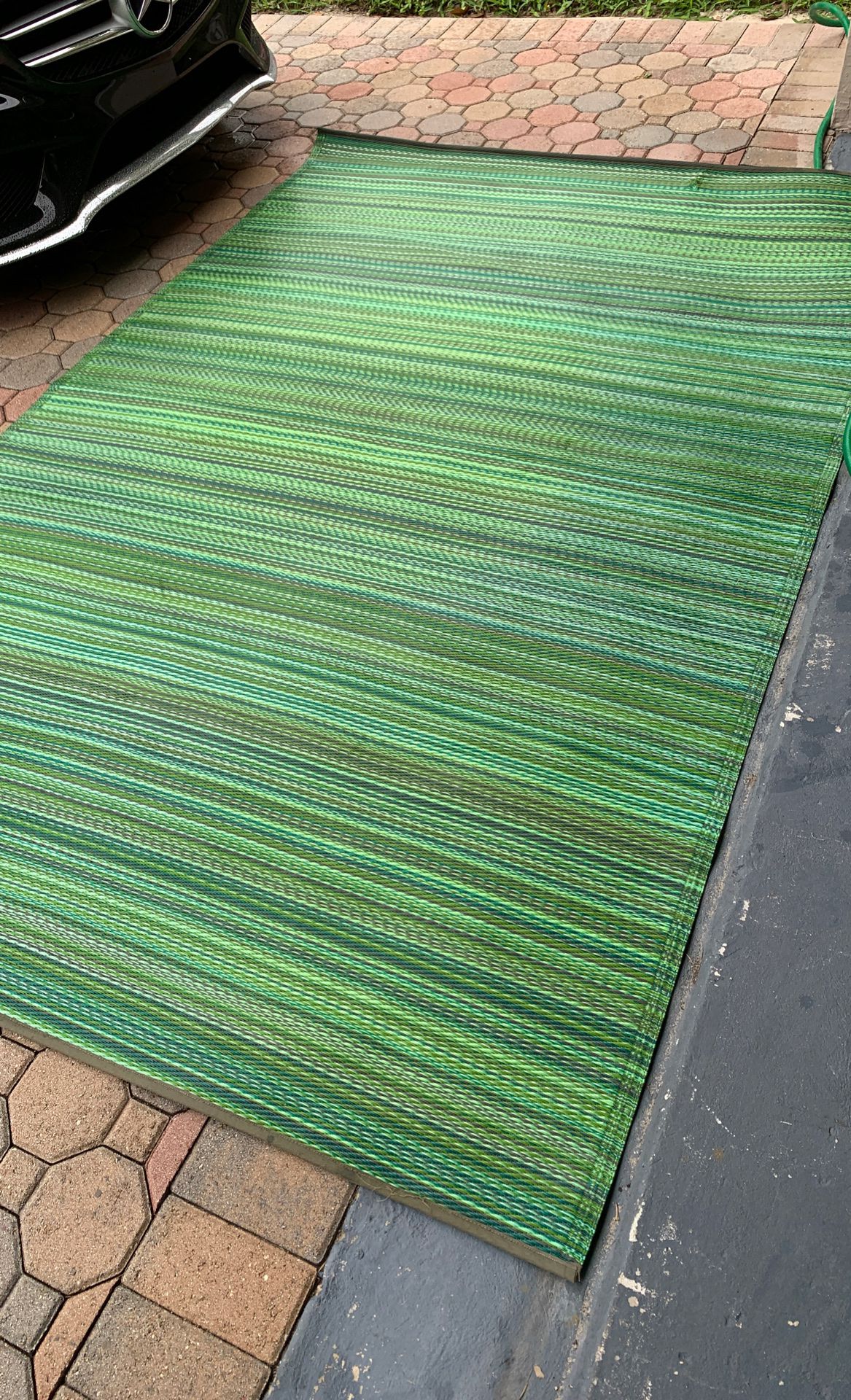 Outdoor green throw rug plastic rattan 6x9