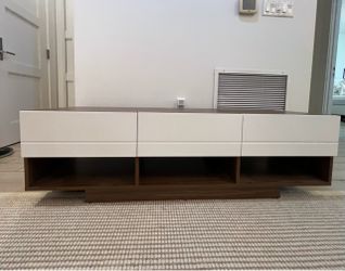 Mid-century Media Console – 3 Drawers. Great shape