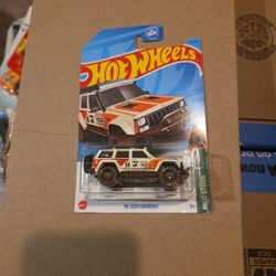 Hot Wheels  Treasure Hunt  95 Jeep Cherokee 