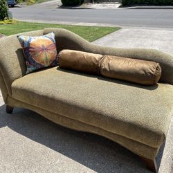 Chaise/Fainting Couch