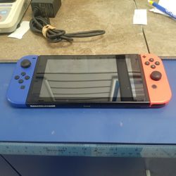 Nintendo Switch  Model Hac 001 01