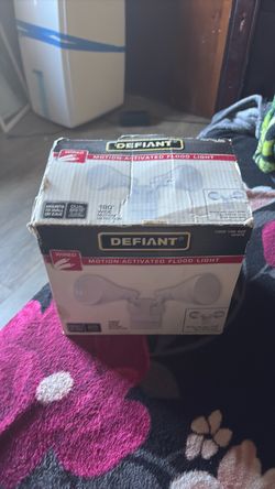 Defiant Motion-Activated Flood Light