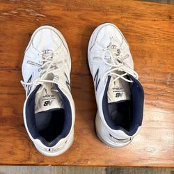 Men’s New Balance Athletic Shows size 10