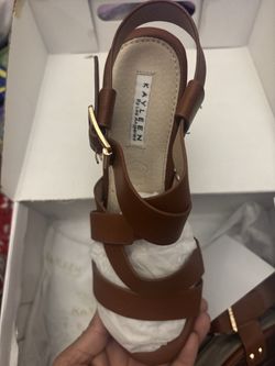 New women’s heels size 7