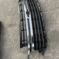 Chevy Tahoe Suburban Grille Oem
