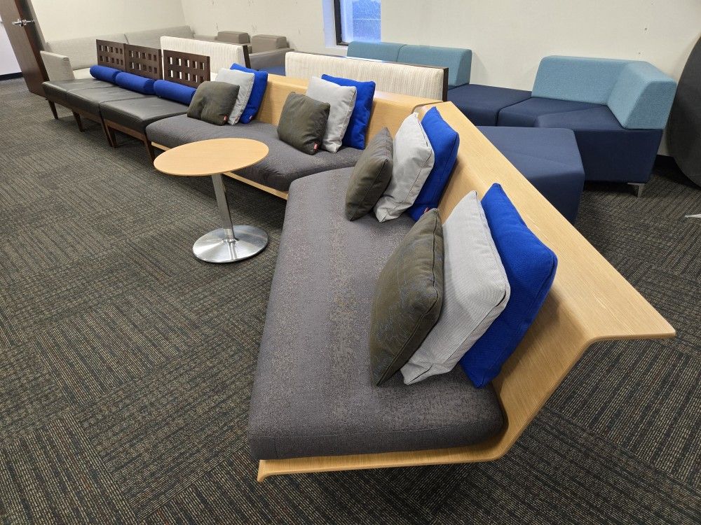 ☘️LIKE NEW!☘️ARPER ZINTA MODULAR LOUNGE SOFA RETAILS OVER $15K. NOW ONLY $3995