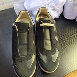 Maison Margiela Replica GAT Sneakers Black Gum Sole Men’s | Leather Low Top | EU 44