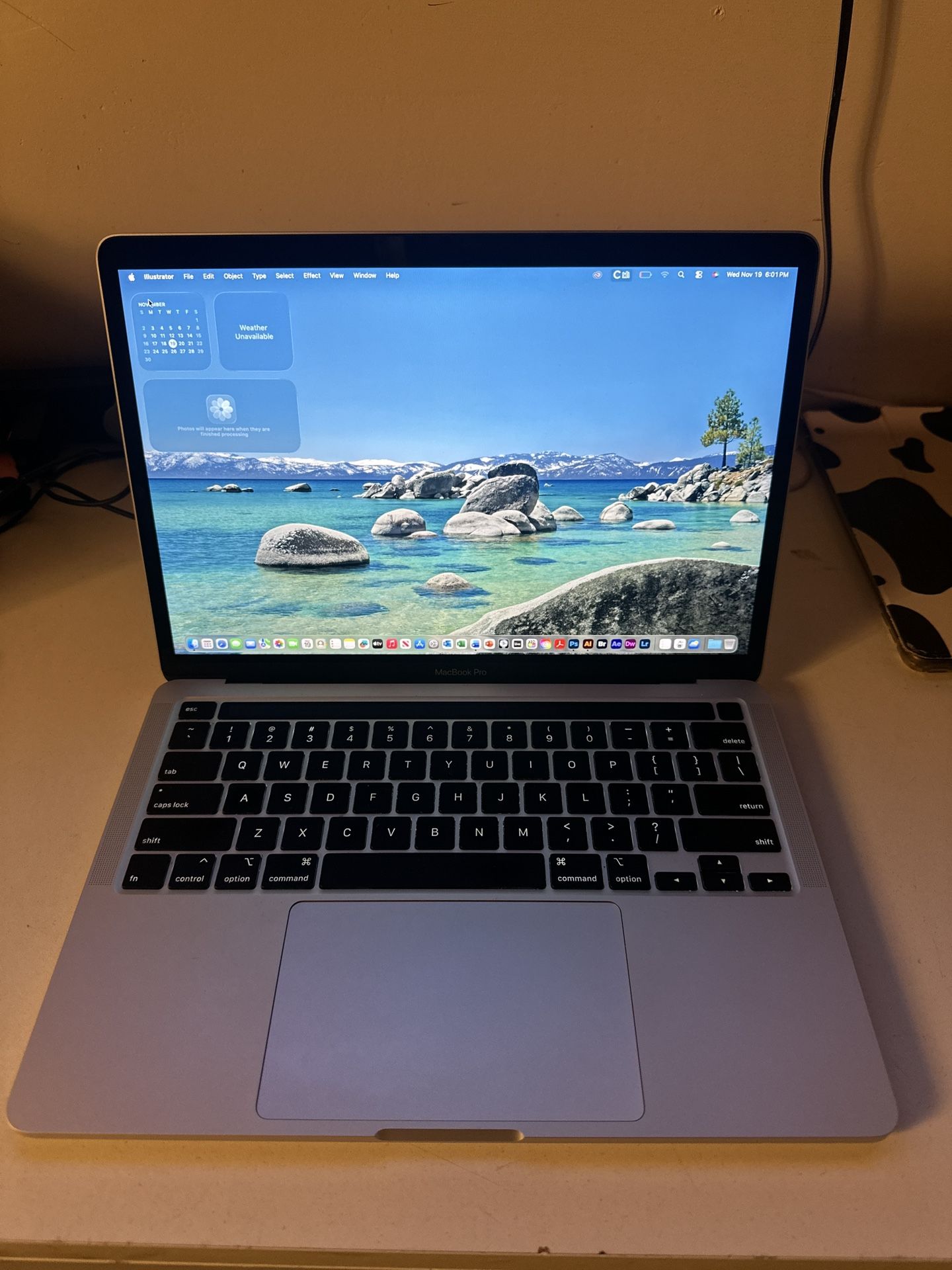 APPLE MACBOOK PRO 13β QUAD CORE i7 16GB RAM 500GB SSD! LOADED!