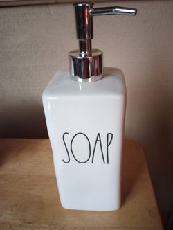 Rae Dunn Soap Pump 