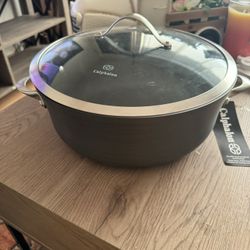 Calphalon 8 Qt Douch Oven 