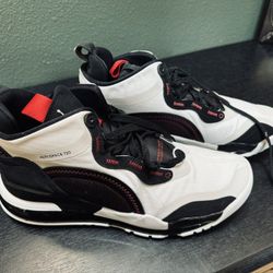 New Nike Aerospace 720 Size 13
