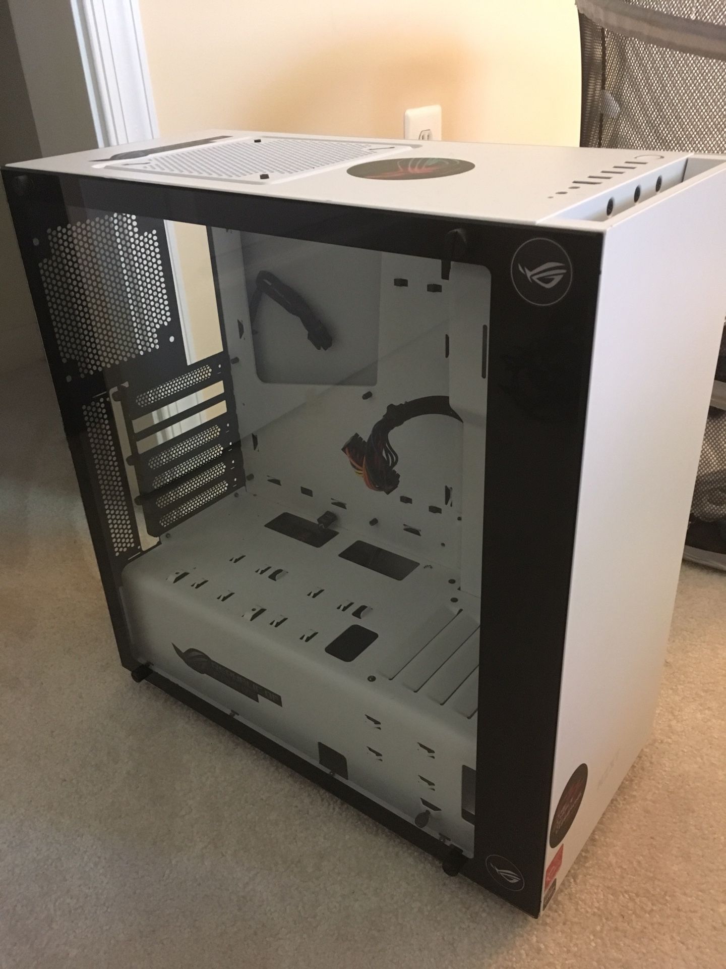 NZXT s340 Elite gaming computer case (white) with tempered glass side panel