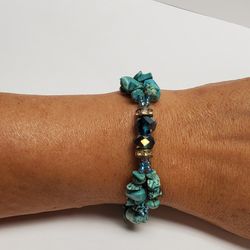 Handmade Single Strand Turquoise Pebbles And Beads Bracelet