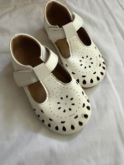 Shoes for toddler size 8c  or 25