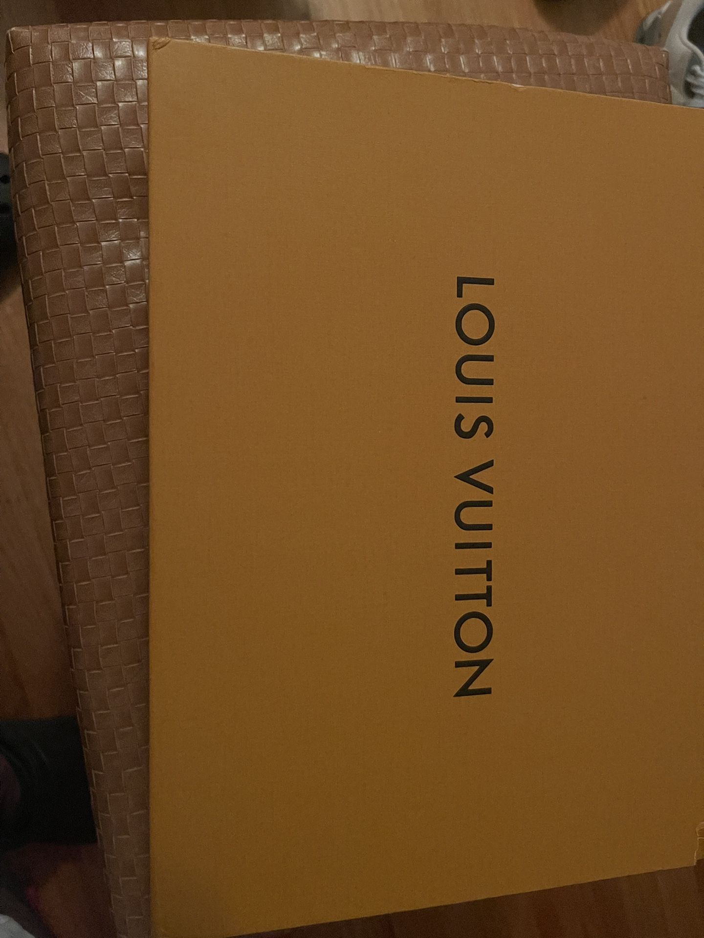 LOUIS VUITTON