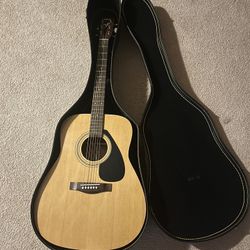 Acoustic Guitar Yamaha 