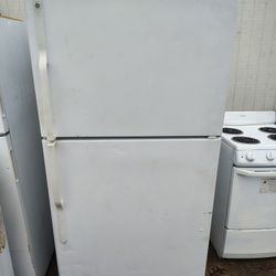 Refrigerator 