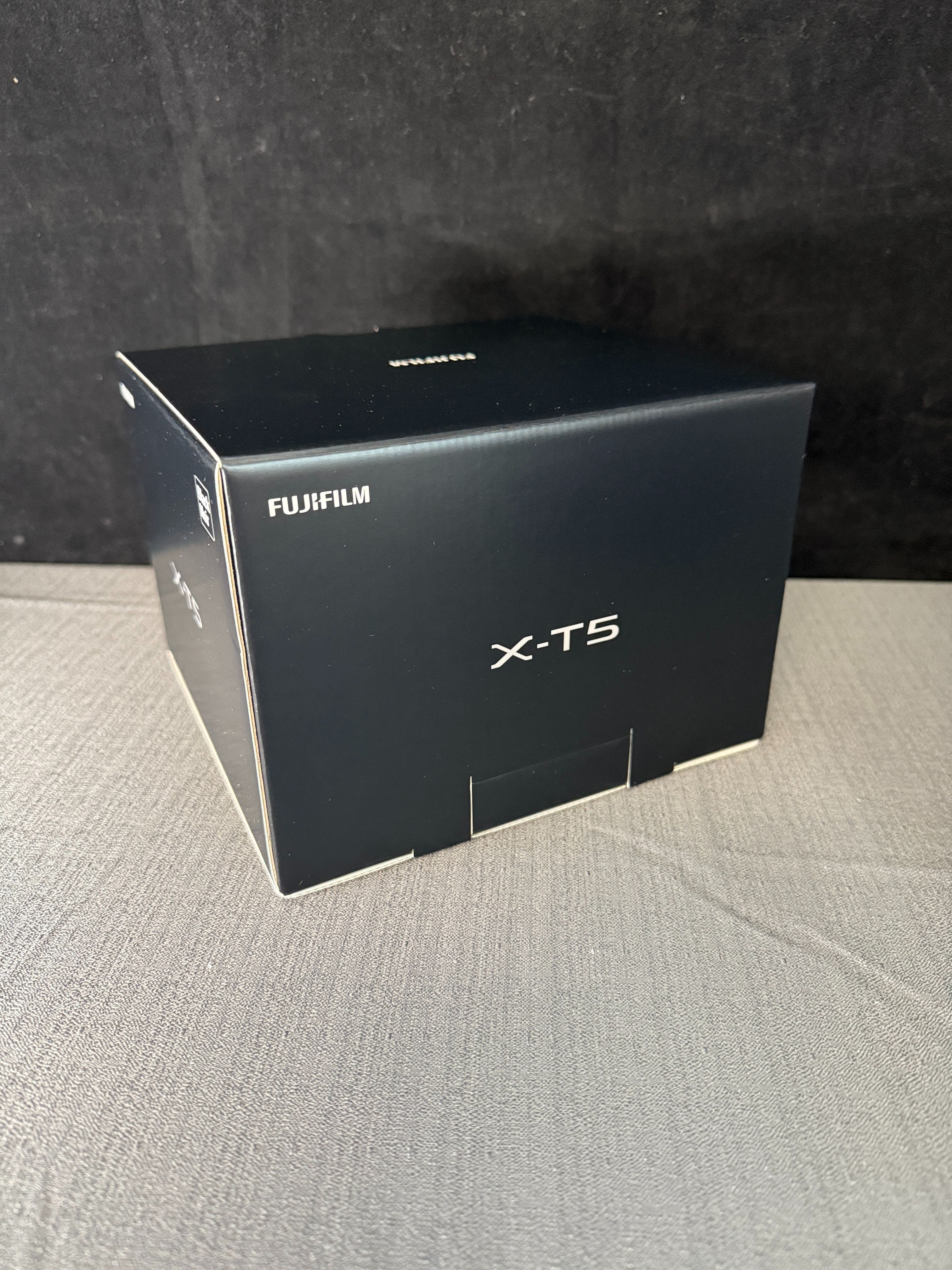 FUJIFILM X T5 Mirrorless Camera (Black)