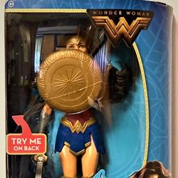New But DAMAGED BOX DC Comics Wonder Woman Shield Poseable Figure Mattel 2016!