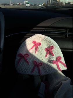 Chunky bow beanie