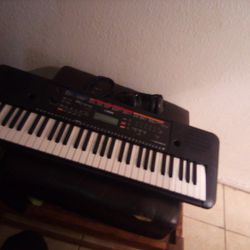 Yamaha Keyboard PSR.E263