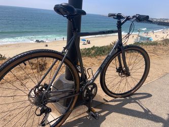 KHS urban xcell. 27 speed X-Large lightweight aluminum frame with disc brakes