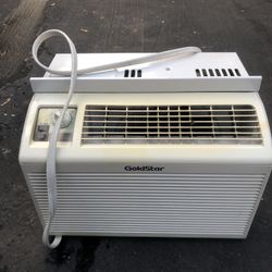 Very Good Condition Goldstar Air Conditioner 