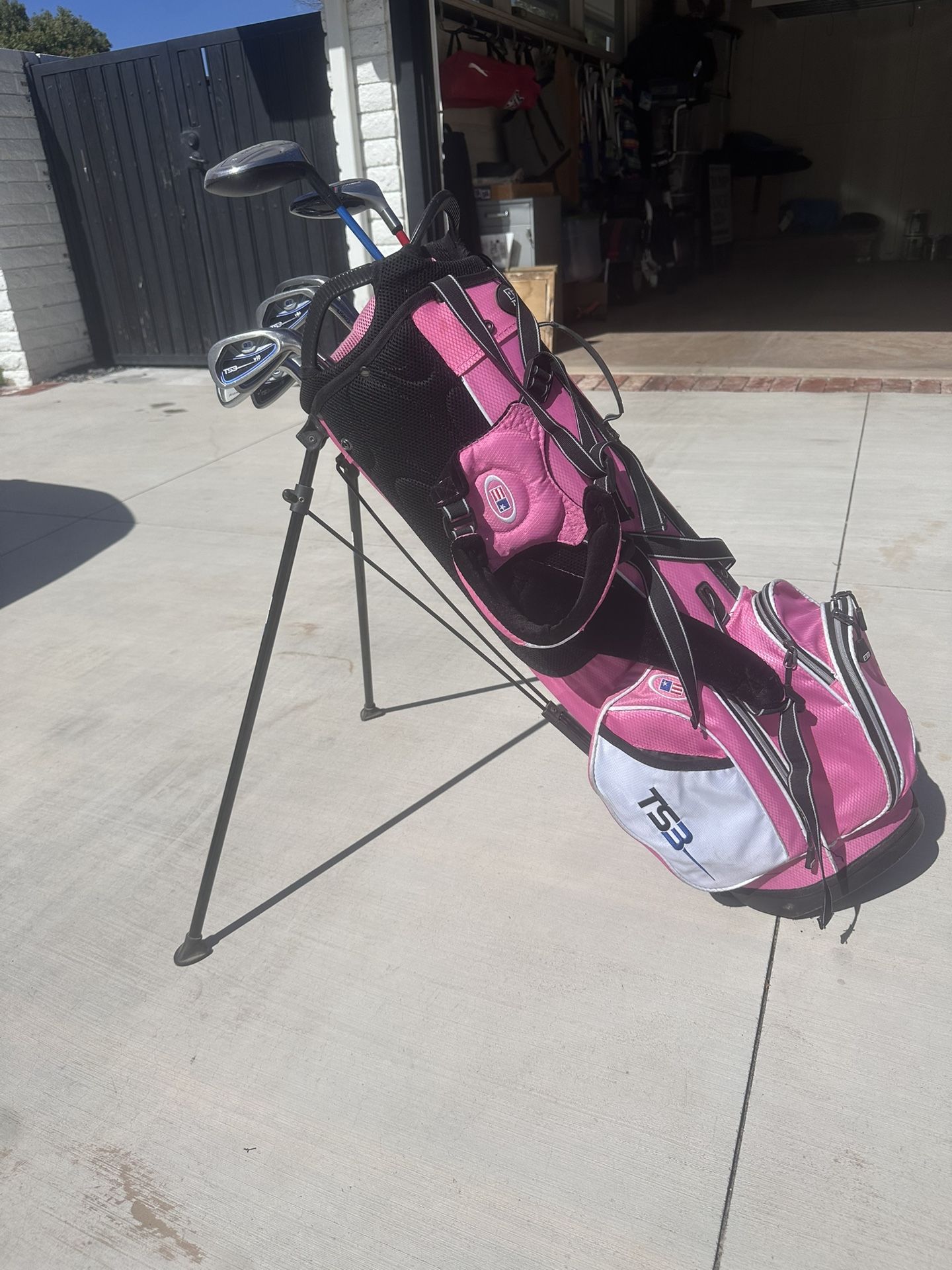 Junior Tour Series Golf Clubs and Bag