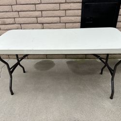 5 Ft Folding Table
