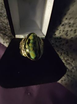 Buetefull colored genuine turquoise ring sterling silver sizeable 10