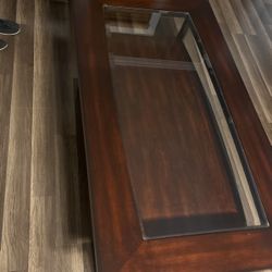 coffee table coffee color in good condition