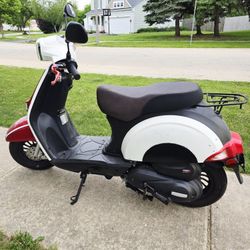 2019 HYOSUNG REVIVAL 50cc Scooter
