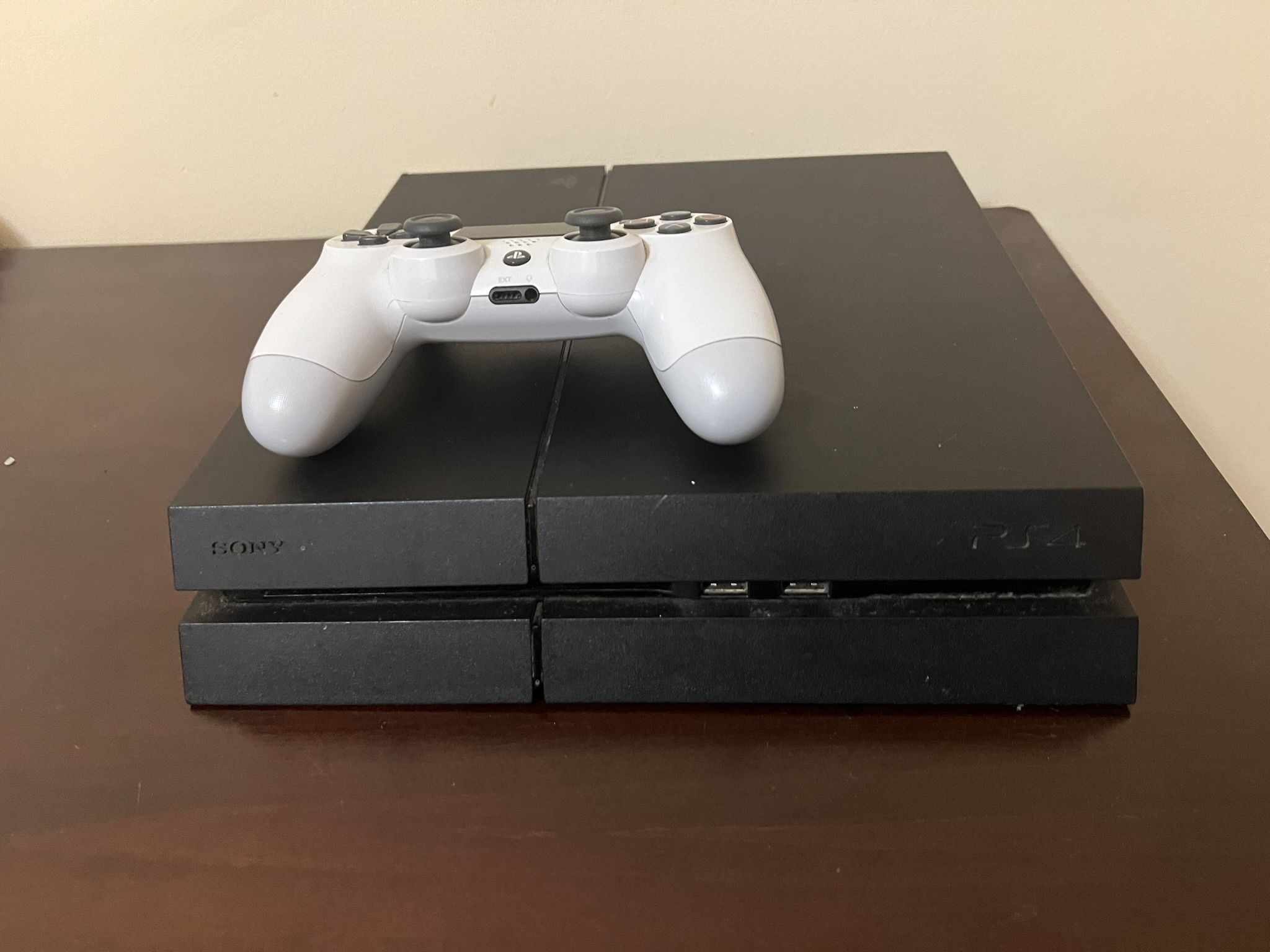 OG PS4 WITH CONTROLLER AND CORDS