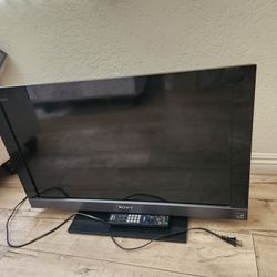Sony TV, 32 Inches, Works Perfectly Not A Smart TV