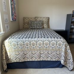 Pottery Barn Queen Size Quilt & Shams (Faded/Washed)
